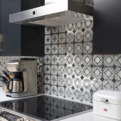 San Rafael Ca Kitchen Remodel - Stove with Hood and Stain Glass Mosaic Backsplash